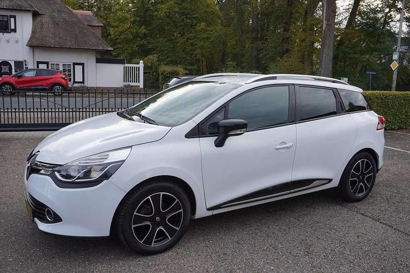 Wit Gebruikt 2015 Renault Clio GrandTour Expression Stationwagen | € 6.200 (Eerlijke prijs) - Afbeelding 1/4