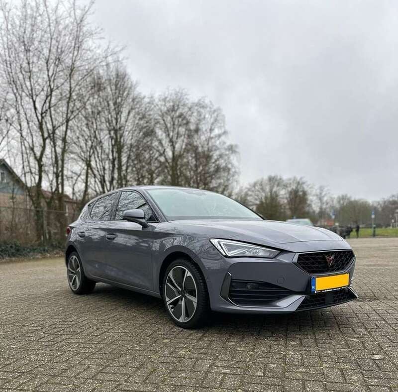 Zilver Gebruikt 2021 Cupra Leon Sedan | € 23.500 (Goede deal) - Afbeelding 1/4