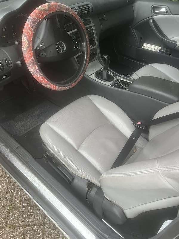 Grijs Gebruikt 2002 Mercedes C180 Coupé | € 1.400 (Goede deal) - Afbeelding 1/4