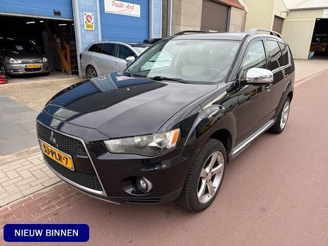 Zwart (metallic) Gebruikt 2011 Mitsubishi Outlander SUV | € 5.450 (Eerlijke prijs) - Afbeelding 1/4