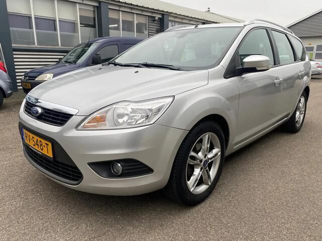 Grijs Gebruikt 2008 Ford Focus Trend Stationwagen | € 3.250 (Iets duurder) - Afbeelding 1/4