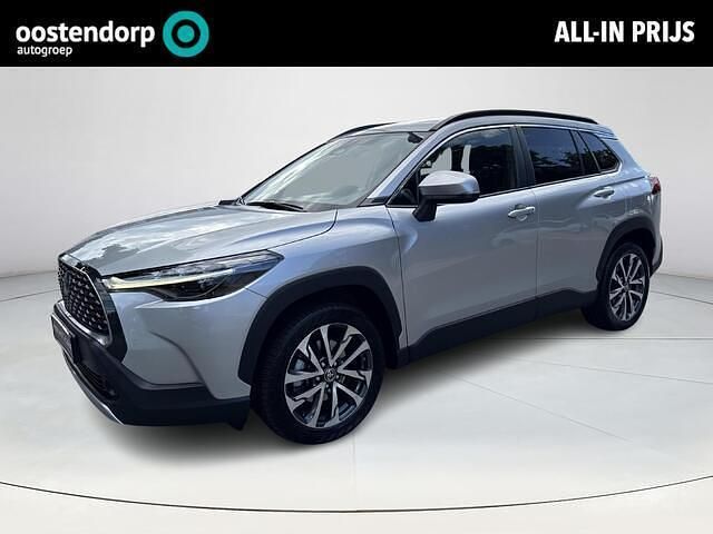Grijs Gebruikt 2022 Toyota Corolla Cross Style SUV | € 33.949 (Eerlijke prijs) - Afbeelding 1/4
