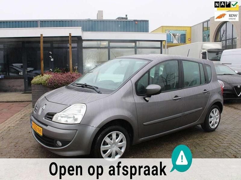 Grijs, metallic lak Gebruikt 2011 Renault Grand Modus Night&Day MPV | € 5.950 (Iets duurder) - Afbeelding 1/4