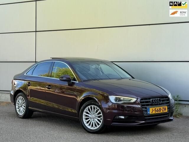 Paars Gebruikt 2014 Audi A3 S-Line Sedan | € 8.950 (Super prijs) - Afbeelding 1/4