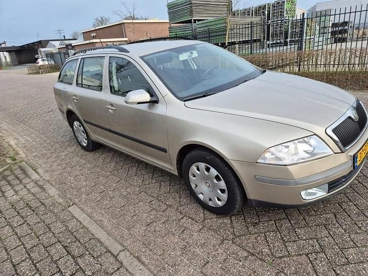 Occasion 2006 Skoda Octavia Stationwagen | € 2.200 (Goede deal) - Afbeelding 1/4