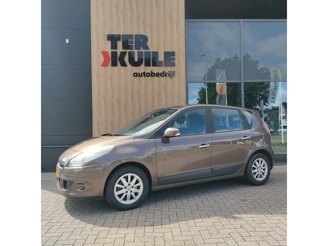Bruin Gebruikt 2009 Renault Scénic III Dynamique MPV | € 3.250 (Eerlijke prijs) - Afbeelding 1/4
