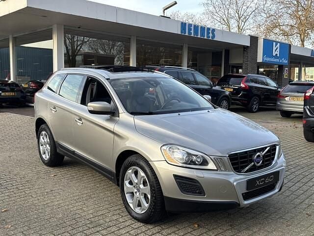 Zilver Gebruikt 2012 Volvo XC60 Summum SUV | € 18.450 (Eerlijke prijs) - Afbeelding 1/4