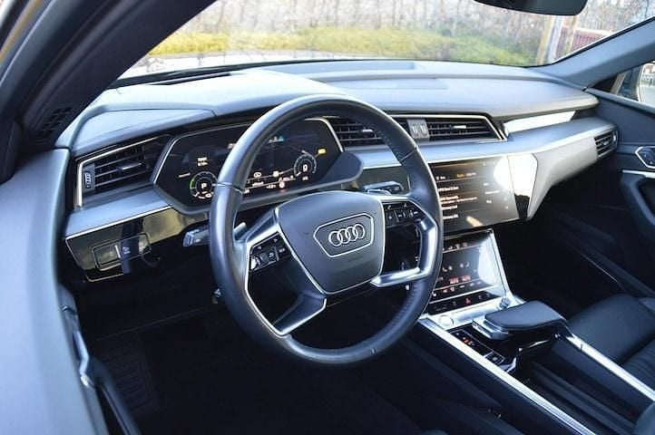 Occasion Audi e-tron Advanced 300 kW (409 PK) 2018 Blauw SUV