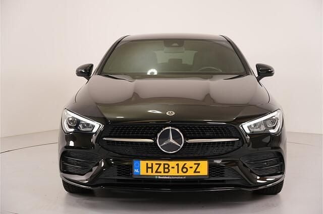 Occasion Mercedes CLA250 Shooting Brake AMG 218 PK (160 kW) 2021 Zwart, metallic lak Stationwagen