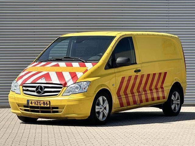 Geel Gebruikt 2012 Mercedes Vito MPV | € 5.350 - Afbeelding 1/4