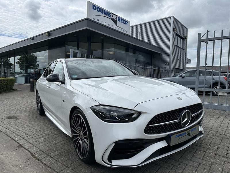 Wit Gebruikt 2021 Mercedes C180 AMG line Sedan | € 36.700 (Duur) - Afbeelding 1/4