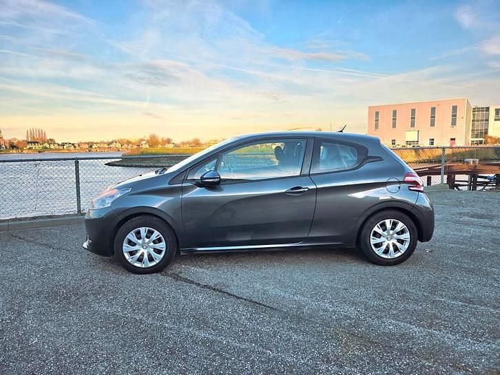 Gebruikt 2012 Peugeot 208 Hatchback | € 2.300 (Goede deal) - Afbeelding 1/4