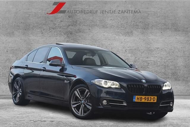 Blauw Occasion 2015 BMW 520 Executive Sedan | € 17.900 (Eerlijke prijs) - Afbeelding 1/4