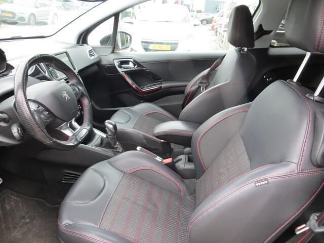 Occasion Peugeot 208 GT-line 111 PK (81 kW) 2016 Wit Hatchback