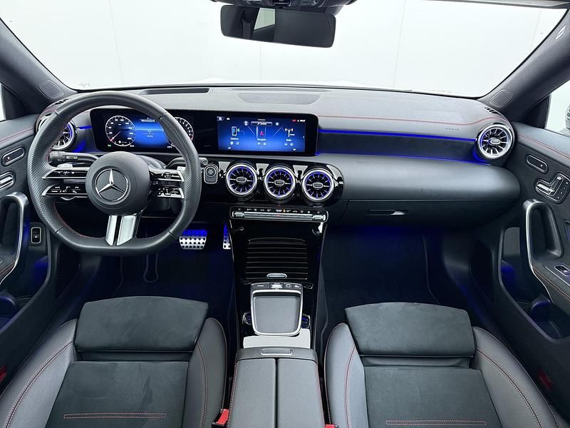 Occasion Mercedes CLA250 Shooting Brake Business 218 PK (160 kW) 2025 Wit Stationwagen