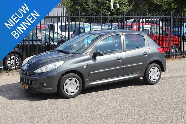 Grijs Gebruikt 2011 Peugeot 206+ Hatchback | € 1.650 (Goede deal) - Afbeelding 1/4