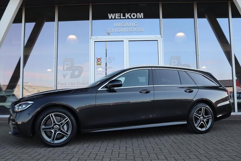 Occasion Mercedes E300 AMG line 320 PK (235 kW) 2020 Grijs Stationwagen