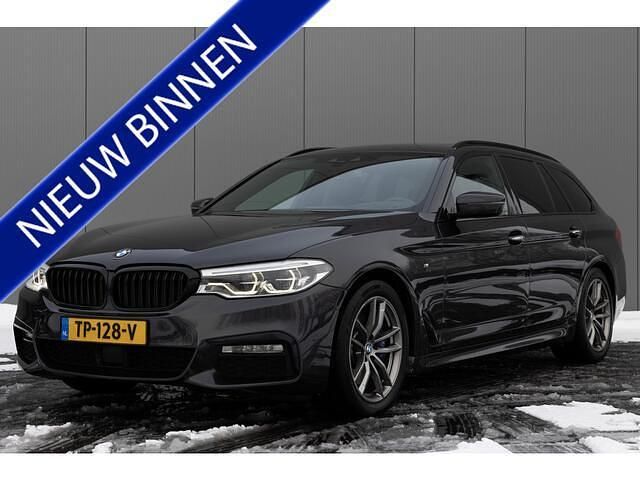 Grijs Occasion 2017 BMW 530 Executive Stationwagen | € 26.945 (Iets duurder) - Afbeelding 1/4