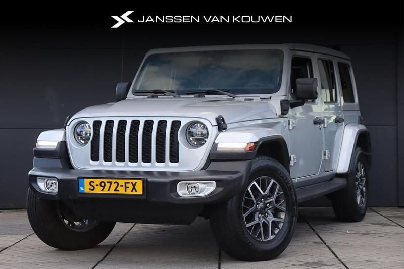 Grijs Gebruikt 2022 Jeep Wrangler Unlimited Sahara SUV | € 59.895 (Eerlijke prijs) - Afbeelding 1/4