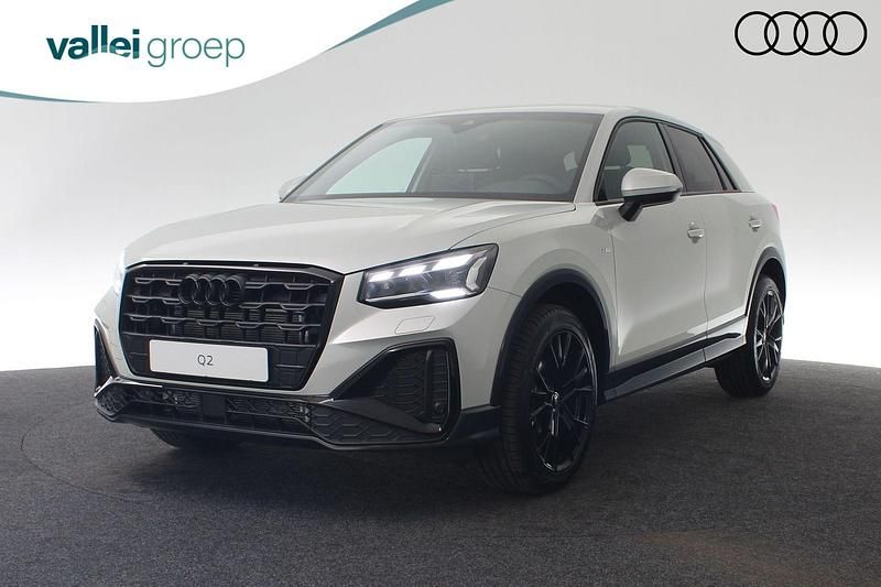 Grijs Gebruikt 2025 Audi Q2 SUV | € 44.900 - Afbeelding 1/4