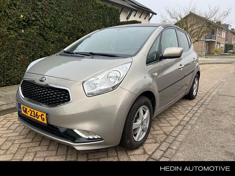 Grijs Occasion 2015 Kia Venga Hatchback | € 15.745 (Eerlijke prijs) - Afbeelding 1/2