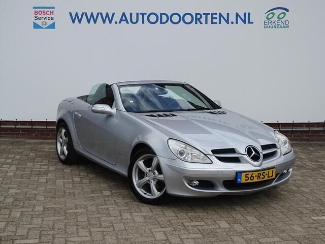 Grijs Gebruikt 2005 Mercedes SLK200 Cabriolet | € 9.750 (Eerlijke prijs) - Afbeelding 1/4