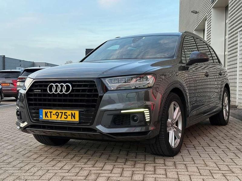 Grijs Occasion 2016 Audi Q7 SUV | € 25.000 (Super prijs) - Afbeelding 1/4