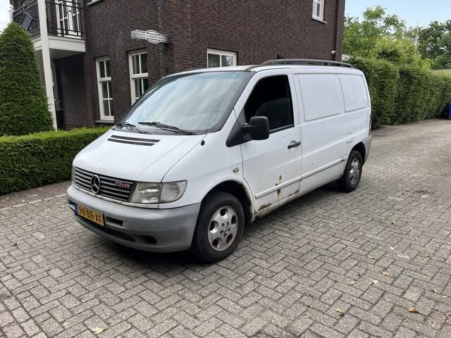 Wit Gebruikt 2002 Mercedes Vito MPV | € 1.450 - Afbeelding 1/4
