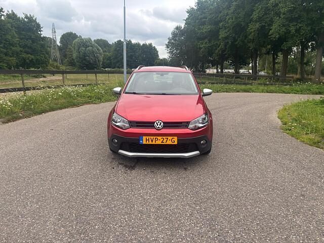 Rood Occasion 2014 VW Polo Cross Hatchback | € 7.850 (Eerlijke prijs) - Afbeelding 1/4