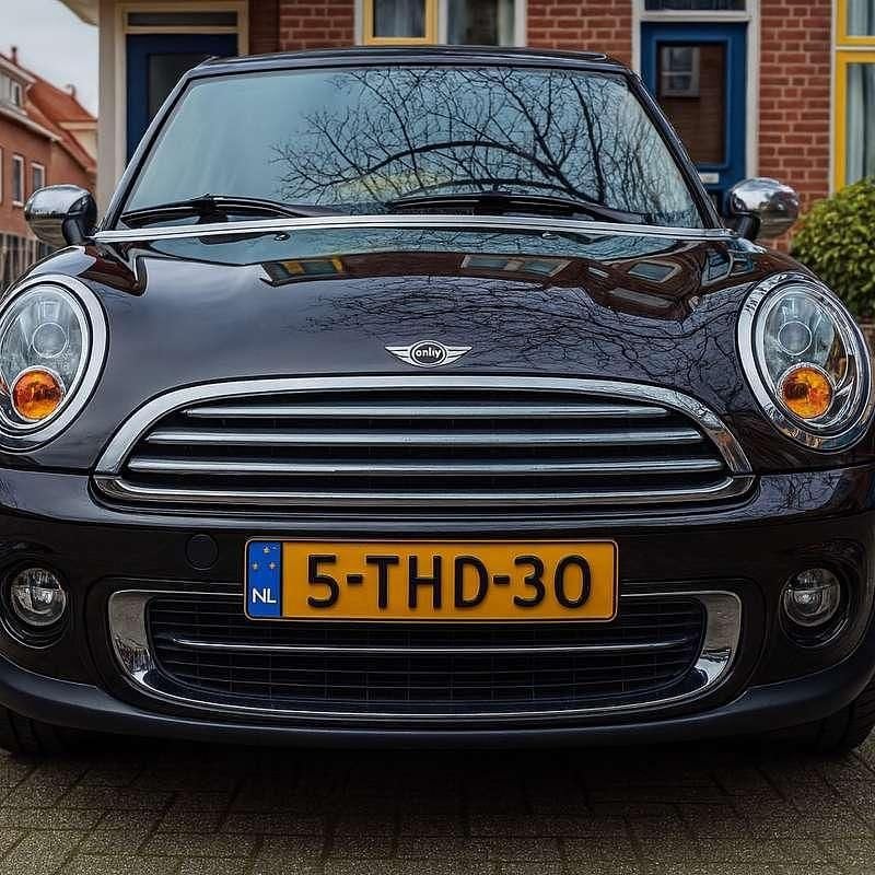 Zwart Occasion 2014 Mini One Clubman Stationwagen | € 7.950 (Goede deal) - Afbeelding 1/4