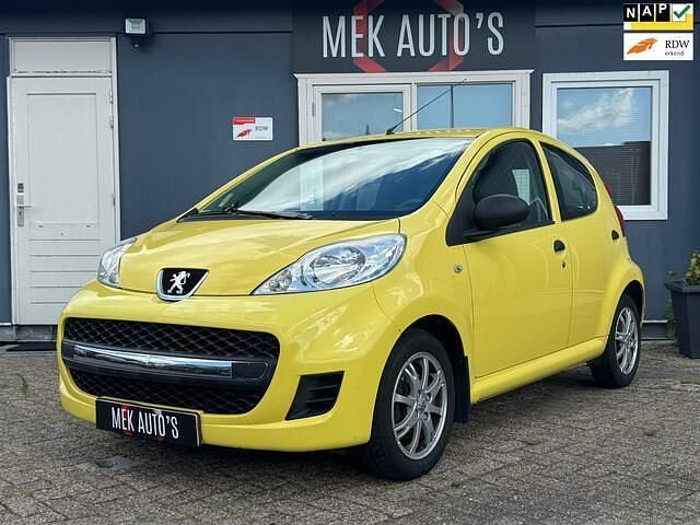 Geel Gebruikt 2011 Peugeot 107 Hatchback | € 3.344 (Eerlijke prijs) - Afbeelding 1/4