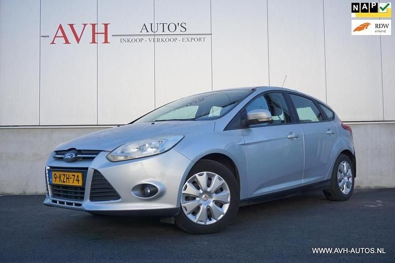 Hatchback Gebruikt 2011 Ford Focus Trend Hatchback | € 5.750 (Eerlijke prijs) - Afbeelding 1/4