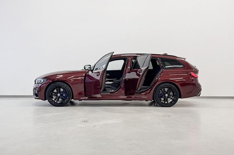Occasion BMW 330e M Sport 292 PK (214 kW) 2022 Rood (metallic) Stationwagen