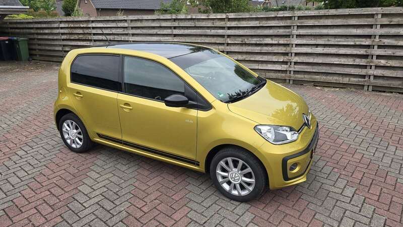 Goud Gebruikt 2016 VW up! Beats Hatchback | € 6.750 (Iets duurder) - Afbeelding 1/4