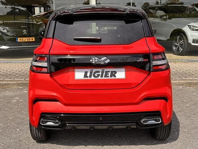 Nieuw Ligier JS50 2025 Rood Hatchback