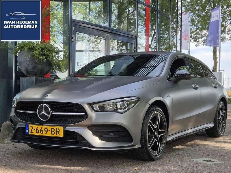 Grijs Gebruikt 2020 Mercedes CLA250e Shooting Brake Premium Stationwagen | € 29.990 (Iets duurder) - Afbeelding 1/3