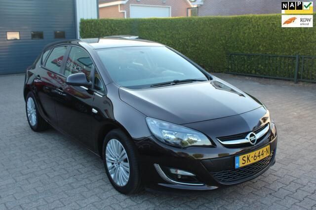 Bruin, metallic lak Gebruikt 2014 Opel Astra Business Hatchback | € 6.495 (Eerlijke prijs) - Afbeelding 1/4