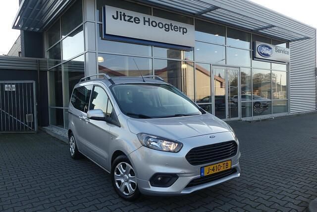 Grijs Occasion 2019 Ford Tourneo Courier Titanium MPV | € 13.895 (Eerlijke prijs) - Afbeelding 1/4