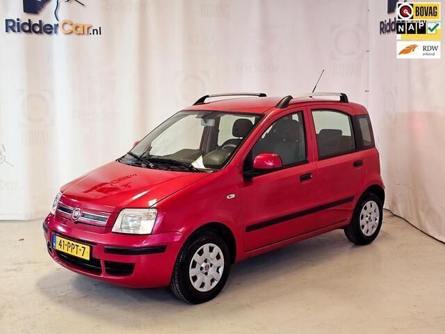 Rood Gebruikt 2011 Fiat Panda Hatchback | € 2.999 (Eerlijke prijs) - Afbeelding 1/4