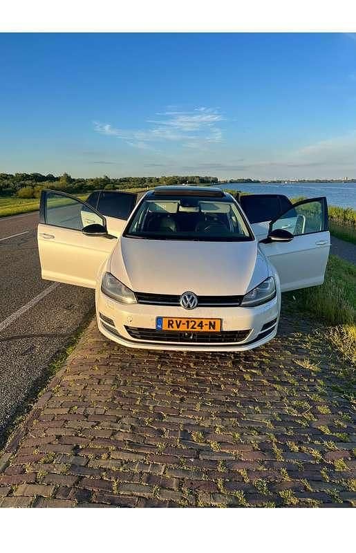 Wit Occasion 2012 VW Golf VII Highline Stationwagen | € 8.500 (Duur) - Afbeelding 1/4