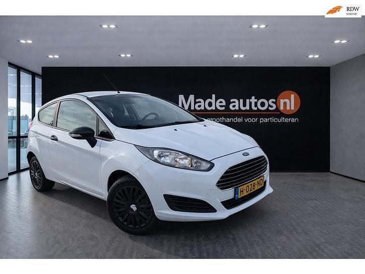 Wit Occasion 2014 Ford Fiesta Style Hatchback | € 4.250 (Goede deal) - Afbeelding 1/4