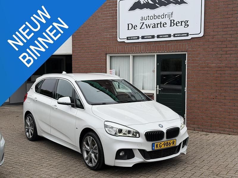 Wit (metallic) Occasion 2016 BMW 225 Active Tourer Executive MPV | € 10.999 (Eerlijke prijs) - Afbeelding 1/4