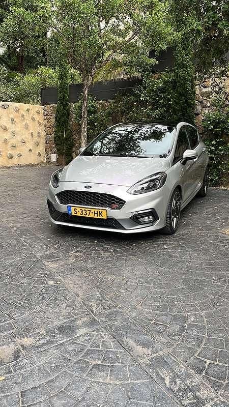Grijs Occasion 2019 Ford Fiesta ST Hatchback | € 17.500 (Eerlijke prijs) - Afbeelding 1/2