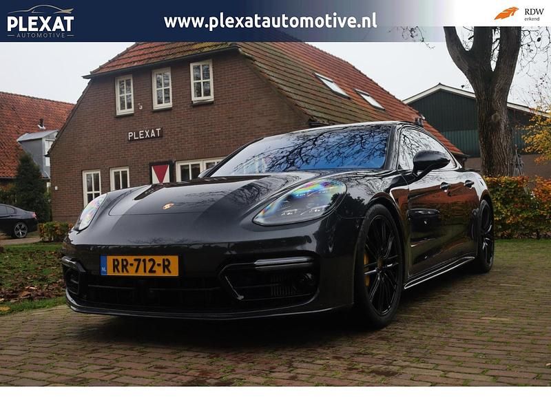 Grijs Gebruikt 2018 Porsche Panamera Turbo S Sedan | € 73.945 (Super prijs) - Afbeelding 1/4