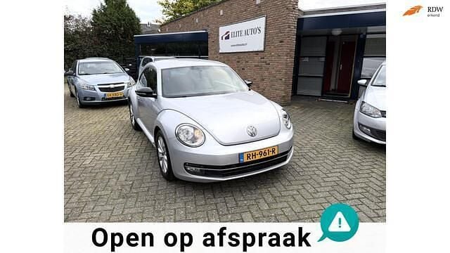 Grijs (metallic) Gebruikt 2013 VW Beetle Hatchback | € 8.950 (Eerlijke prijs) - Afbeelding 1/4