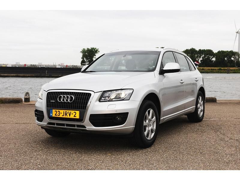 Grijs Gebruikt 2009 Audi Q5 SUV | € 5.450 (Eerlijke prijs) - Afbeelding 1/4