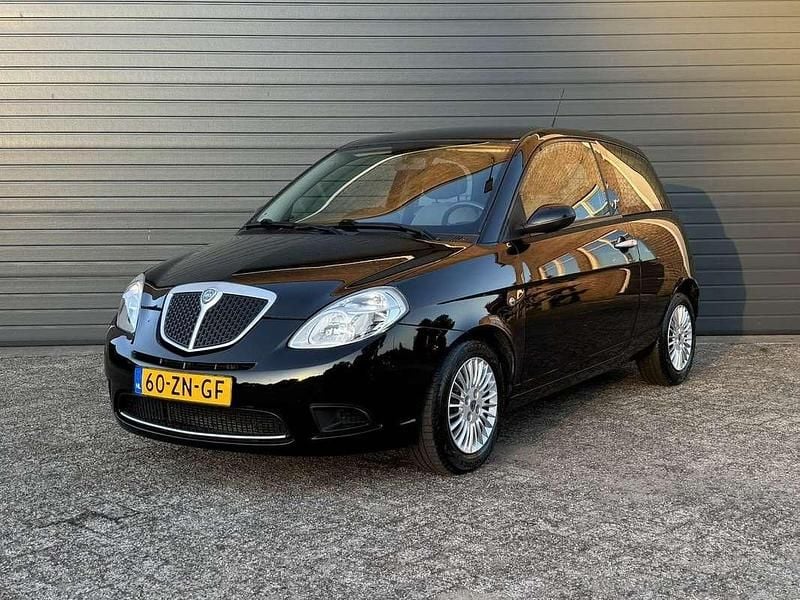 Zwart Gebruikt 2008 Lancia Ypsilon Hatchback | € 2.750 (Iets duurder) - Afbeelding 1/4