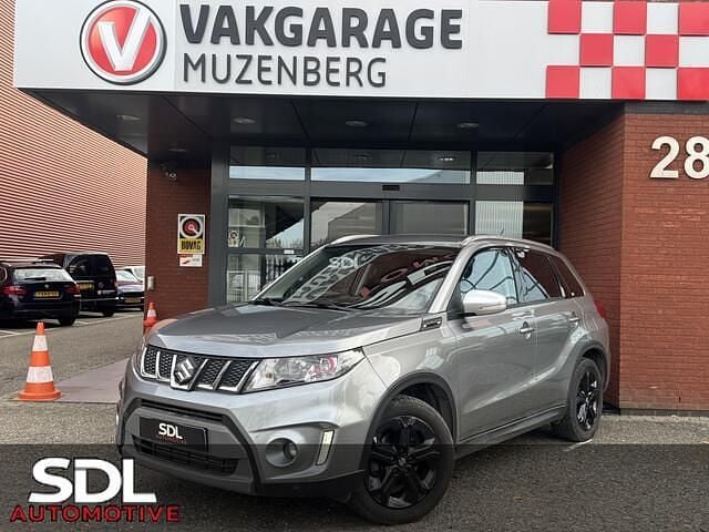 Grijs Gebruikt 2018 Suzuki Vitara SUV | € 18.945 (Goede deal) - Afbeelding 1/4
