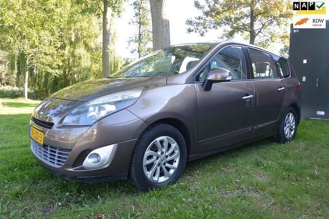 Bruin Gebruikt 2009 Renault Grand Scénic III Business MPV | € 1.999 (Eerlijke prijs) - Afbeelding 1/4