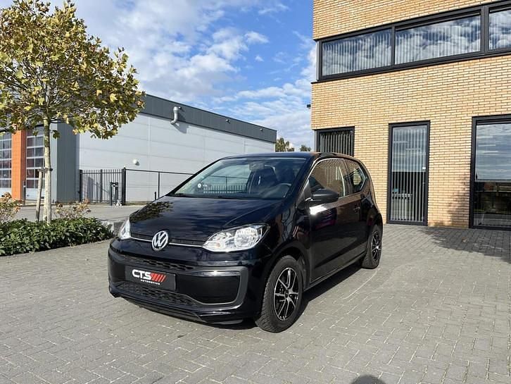 Zwart Gebruikt 2018 VW up! take up! Hatchback | € 7.950 (Goede deal) - Afbeelding 1/4